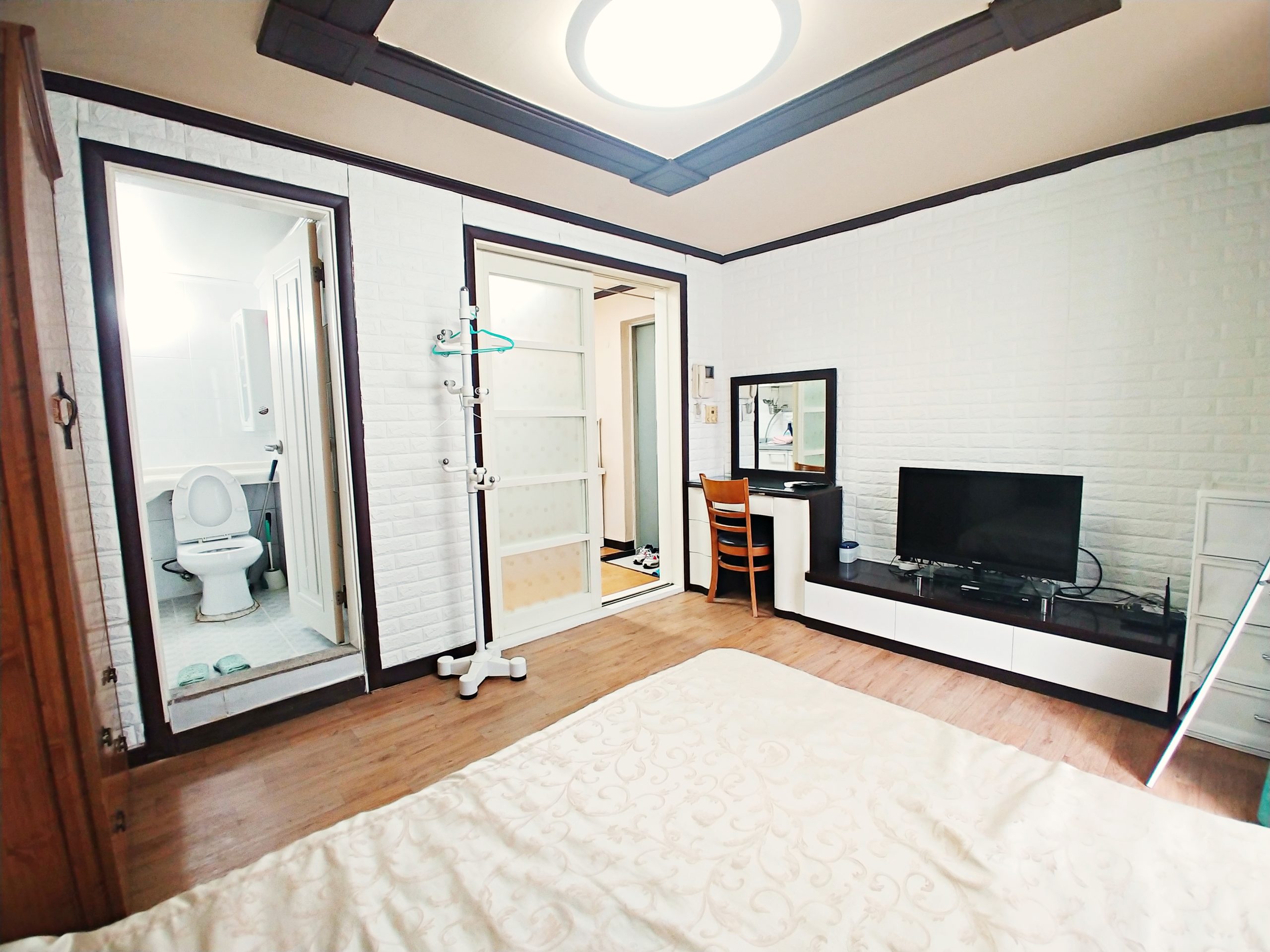 Eonju Staion Line#9 Affordable and Short-term Available Fully Furnished Studio Apartment.