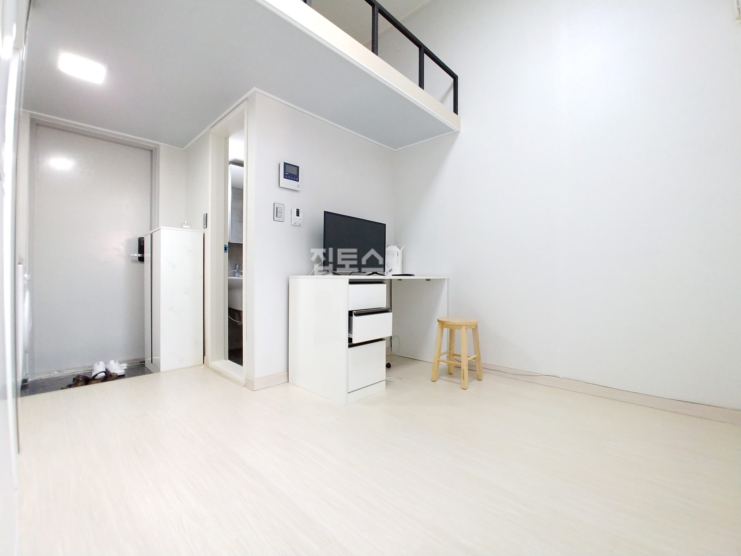 Near Seoul Line 4 Ssangmun Station / Affordable Loft - Ziptoss Real Estate