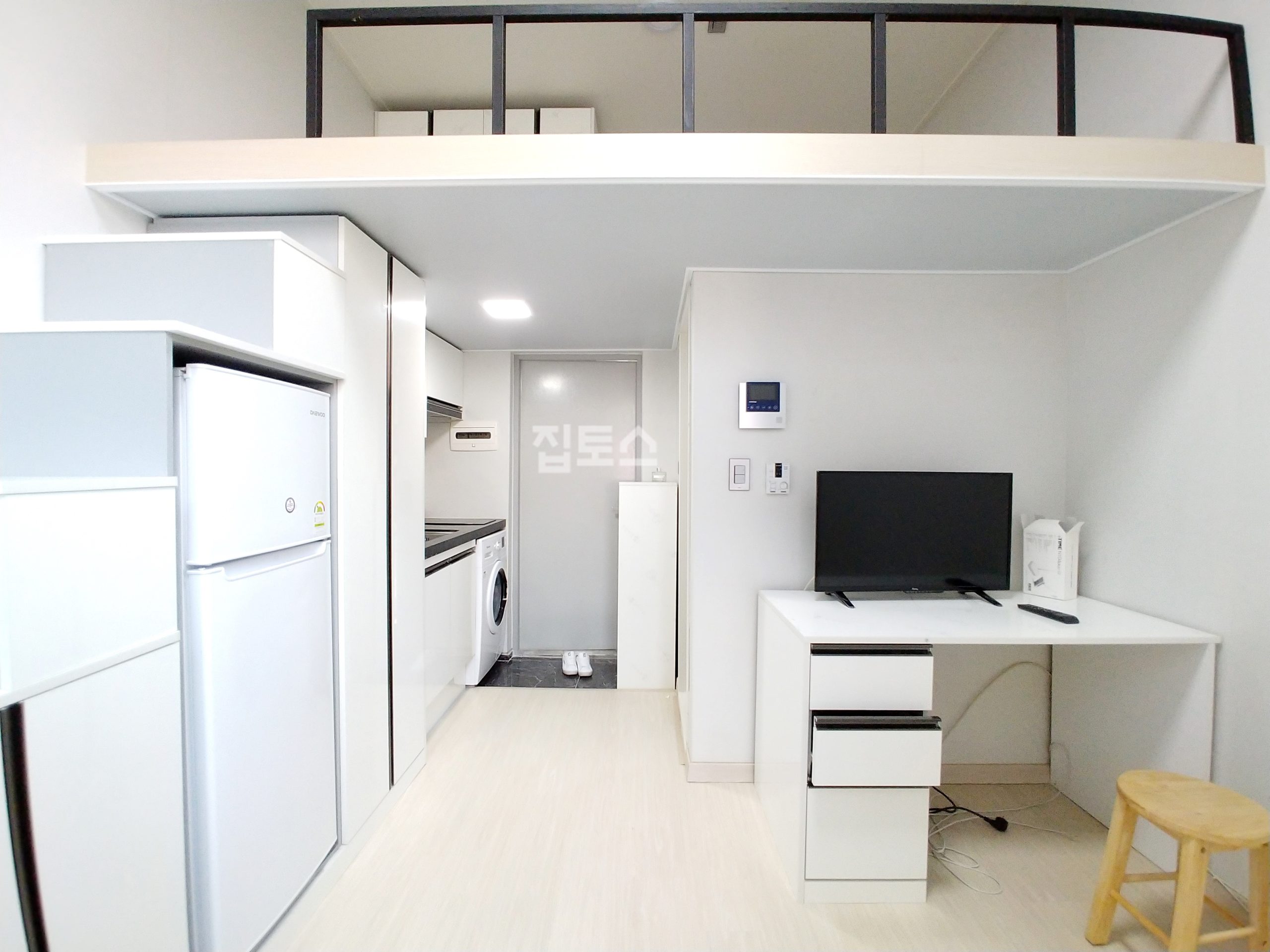 Near Seoul Line 4 Ssangmun Station / Affordable Loft - Ziptoss Real Estate