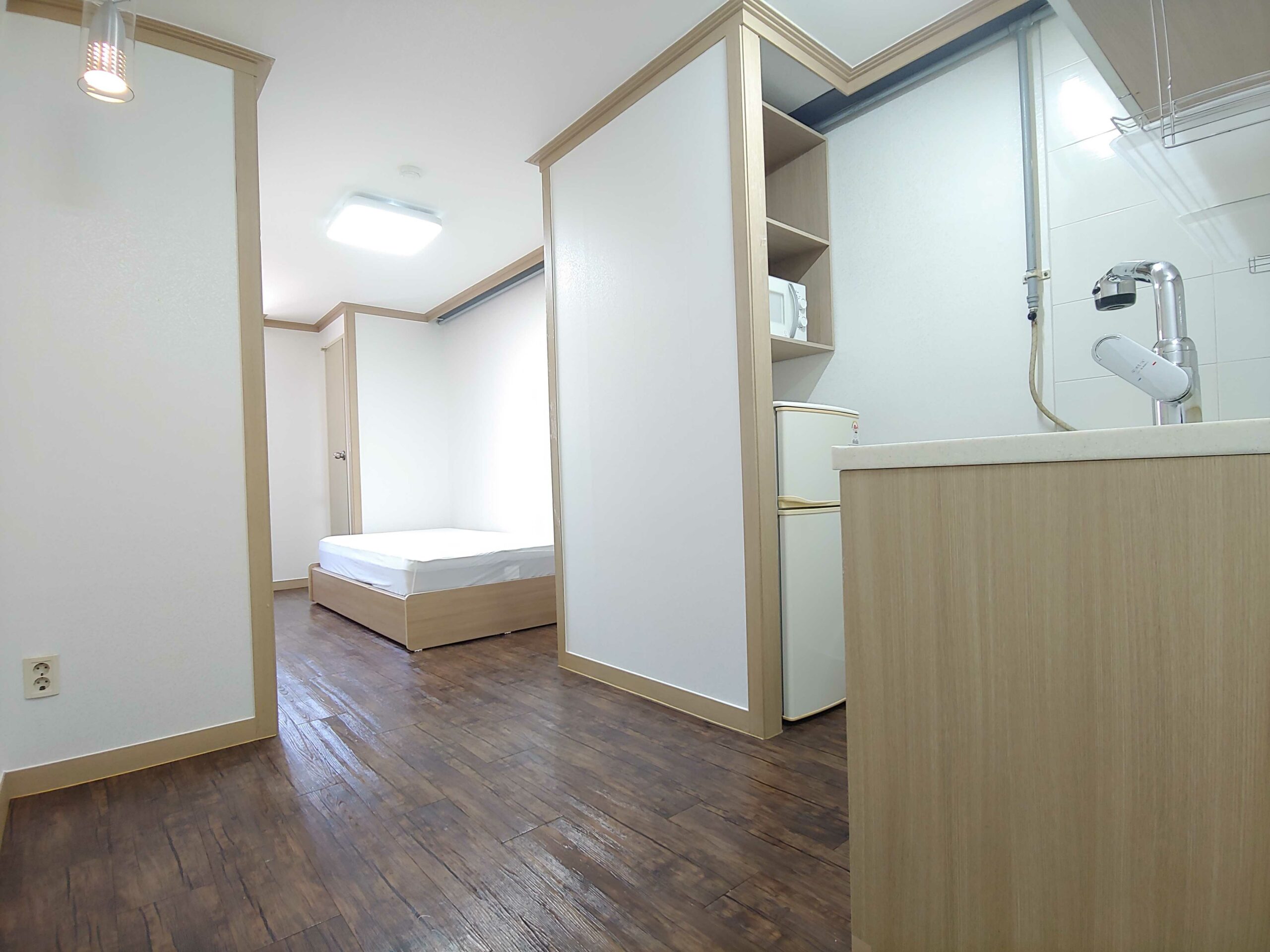 Close to Kyung Hee Univ and HUFS Spacious Oneroom!