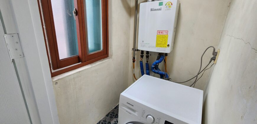 Spacious Studio, Fully furnished! 6-minute from Mangwon Station (Subway Line 6)