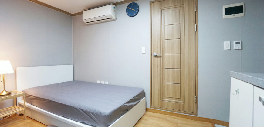Studio Room Near Hongdae · 10min Walk